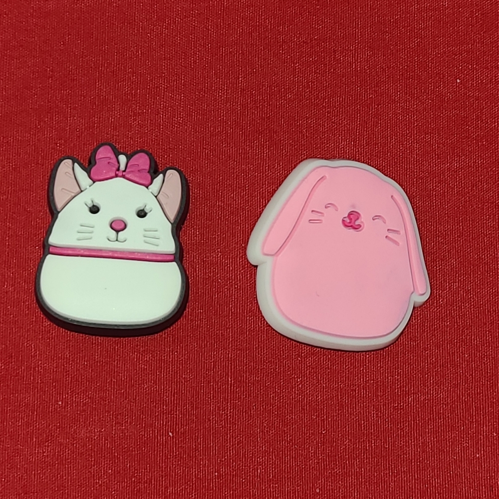 ✨️4/$10✨️Kawaii Pink and White Croc Charms